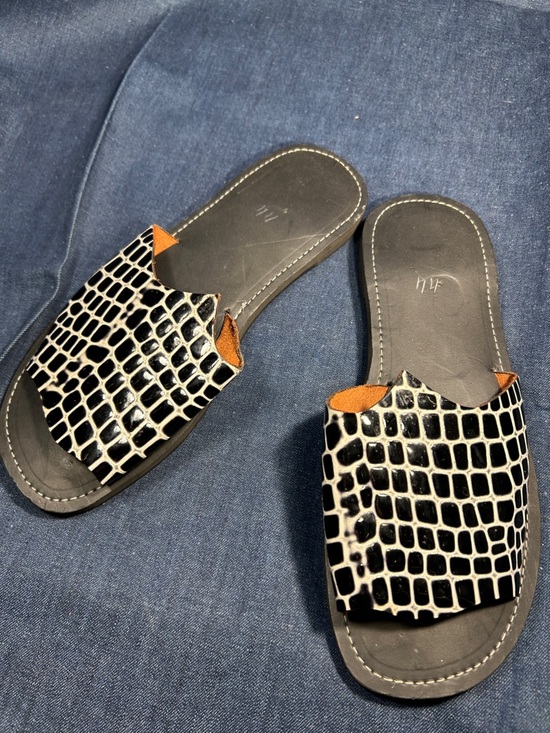 Handmade in Italy NWOT slide in leather slides main image 7